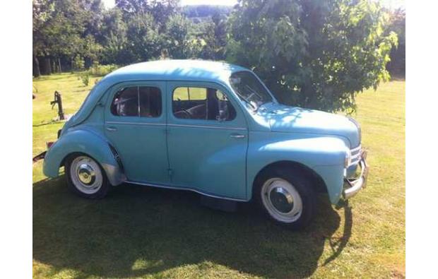 Renault 4CV